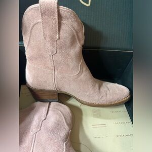 Tecovas "The Lucy" women's 8B Rose suede